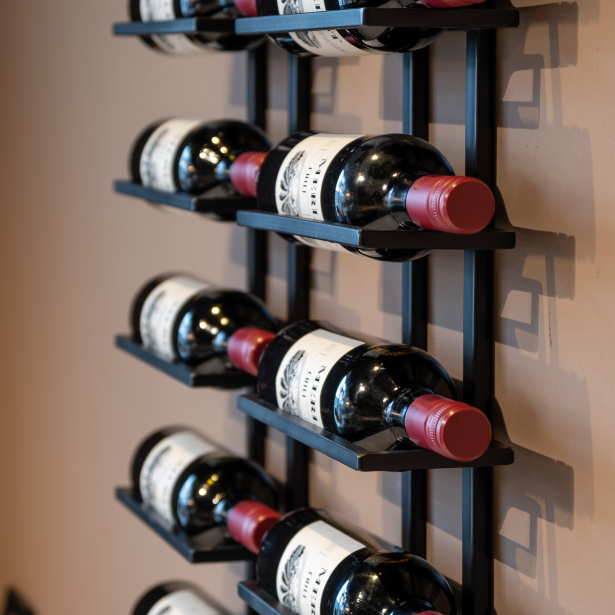 Zwart wijnrek muur | Bodio Reserva 8 |